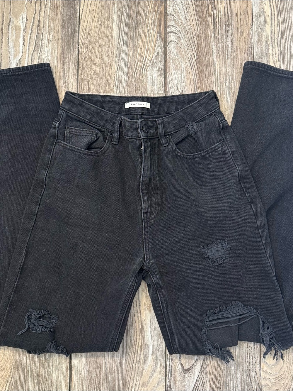 PacSun Women's Black Distressed Boyfriend Jeans